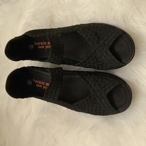 BERNIE Mev black sandals